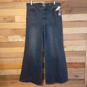 NWT Sofia Vergara Jeans Women’s Wild Flared Legs Size 14